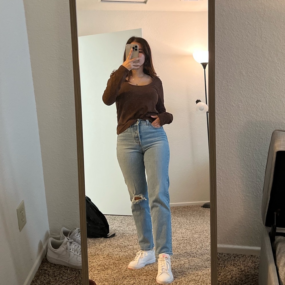 LEVI’S Wedgie Straight Fit Women’s Jeans - Worn once!!